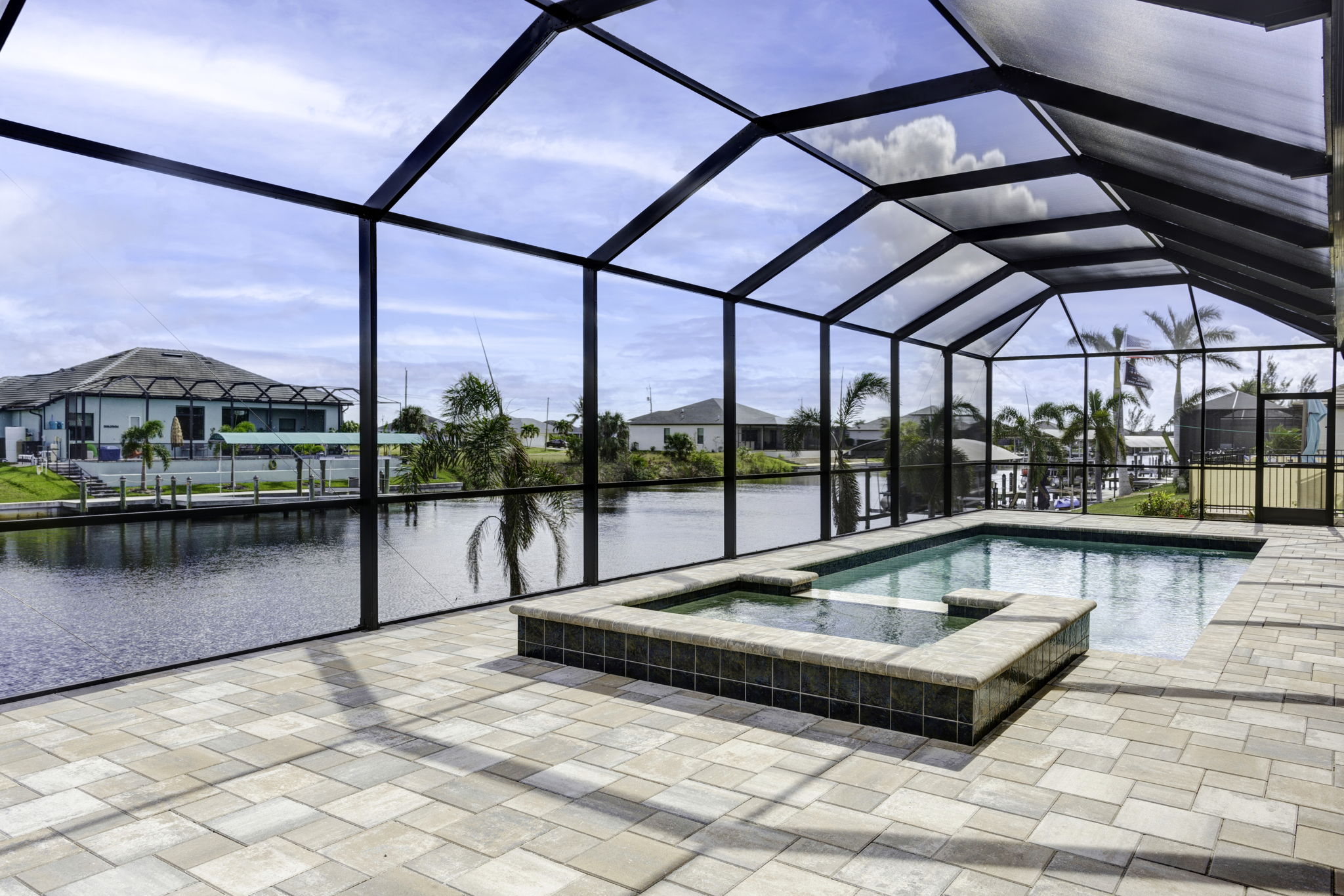 Moving to Florida? How to Qualify for a Mortgage with a New Job or Employment Transfer